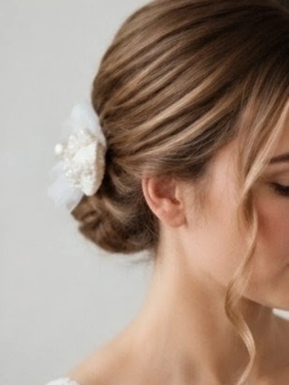 Pearl Seashell Bridal Hair Clip with Sheer Organza Bow